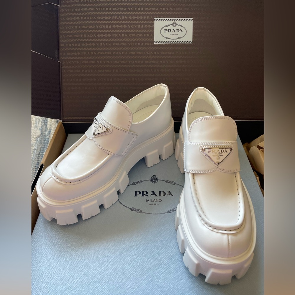 NIB Women’s Brushed Leather Monolith Loafers, White, 6 US/ 36 EU